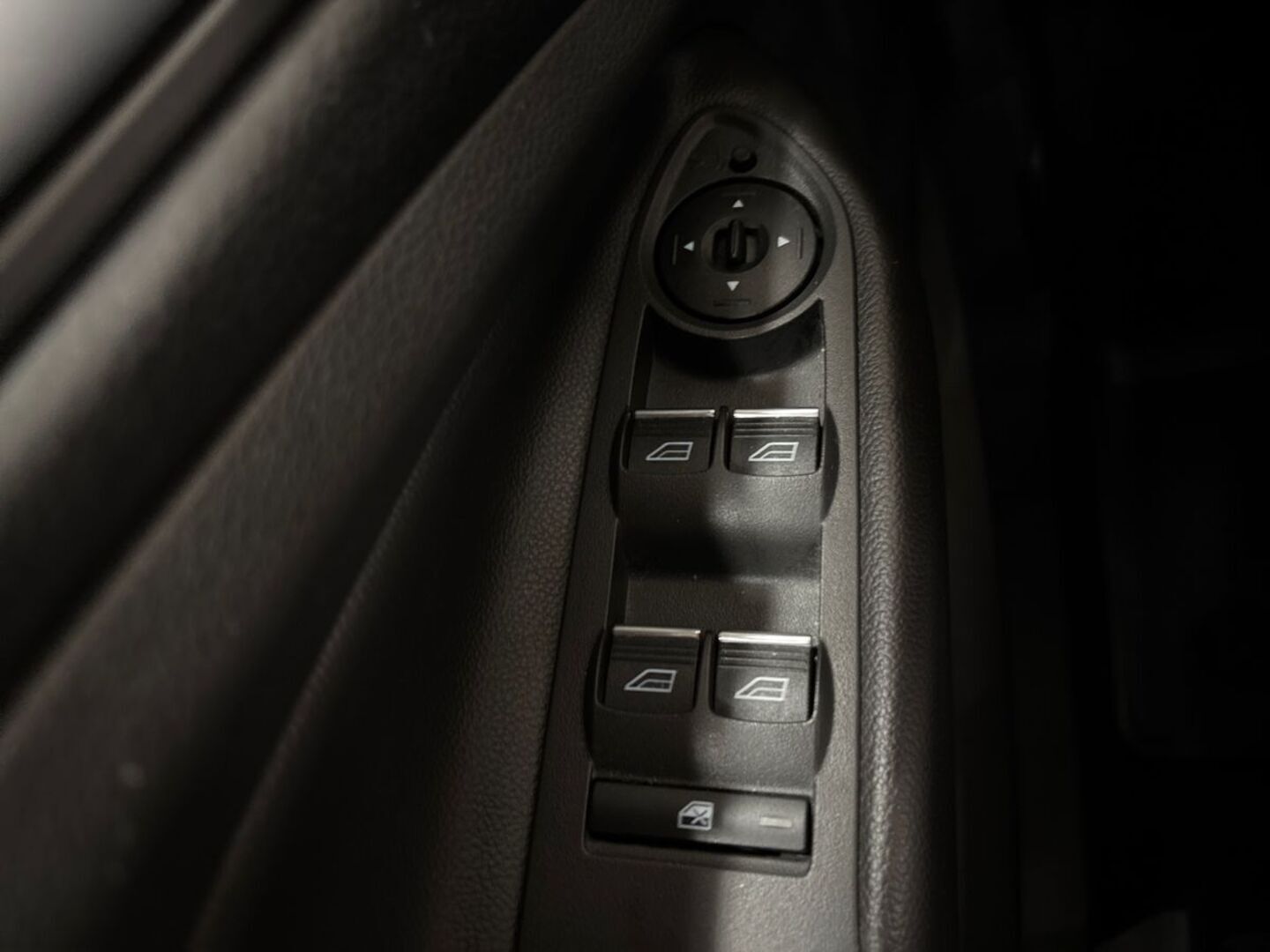 FORD Kuga 26