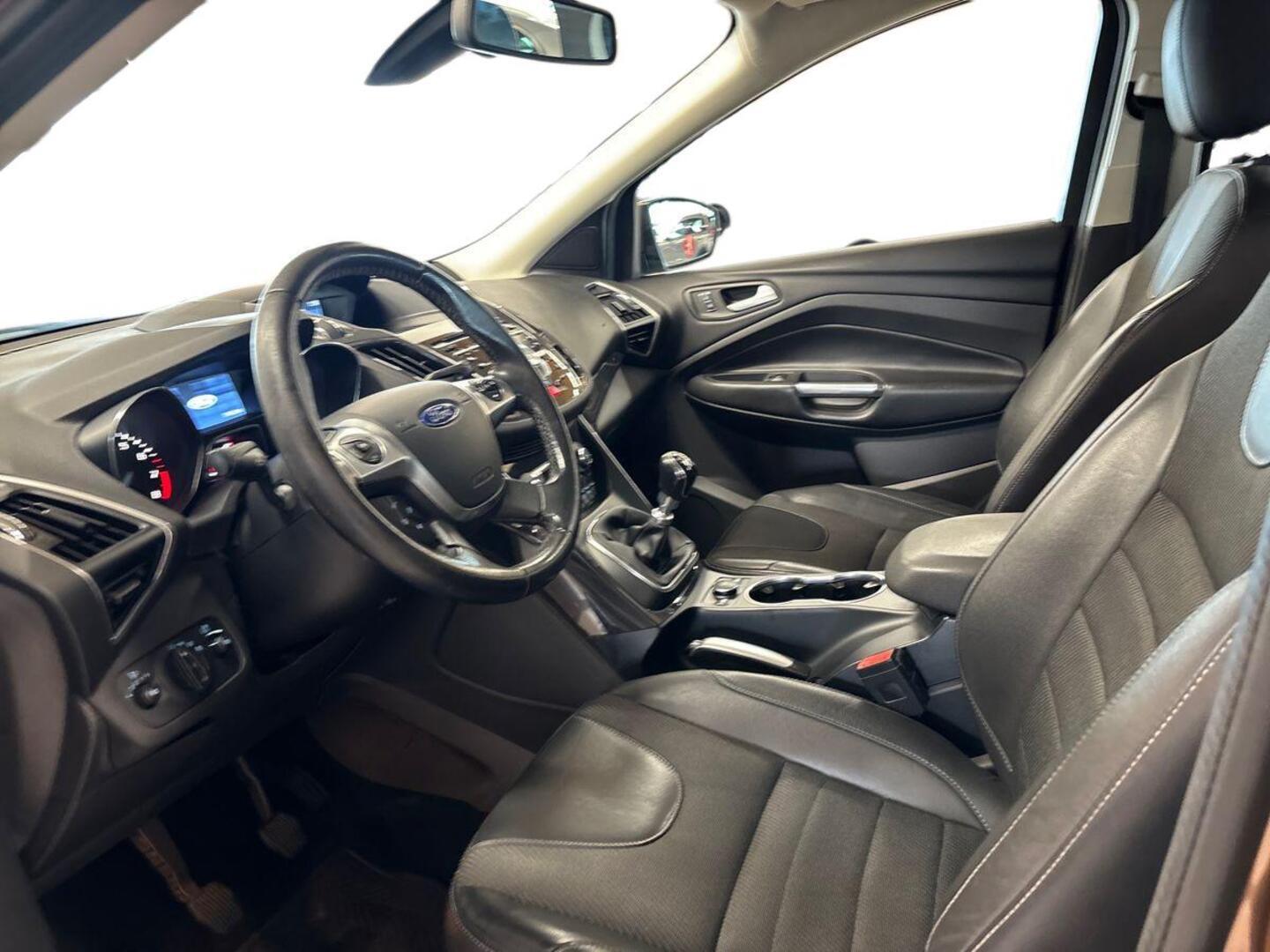 FORD Kuga 7