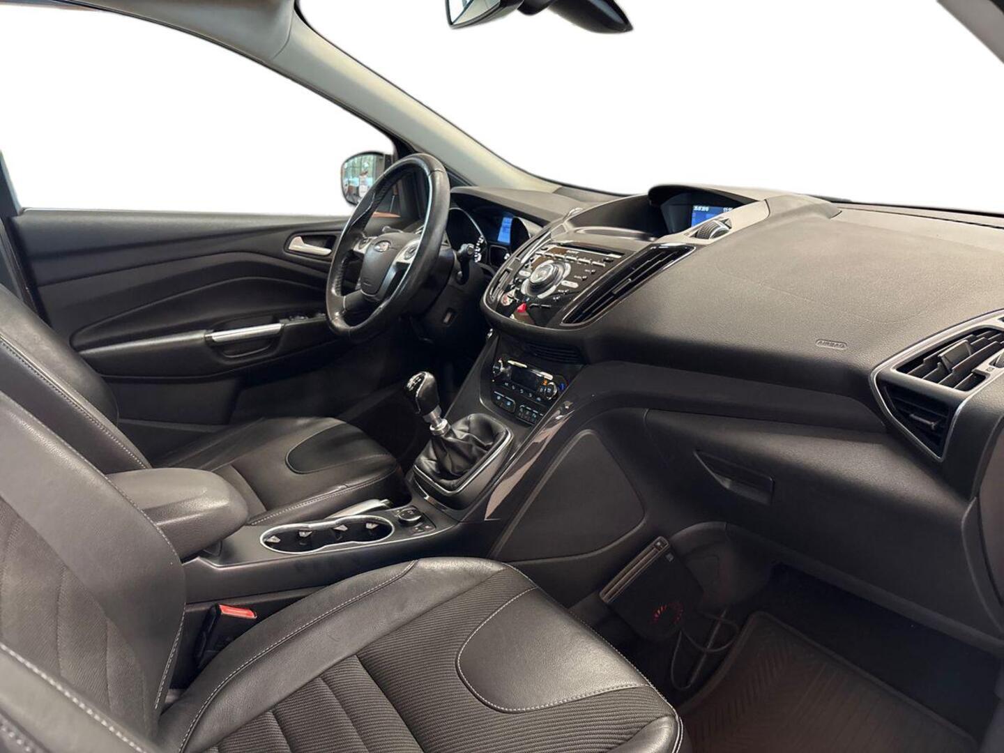 FORD Kuga 9