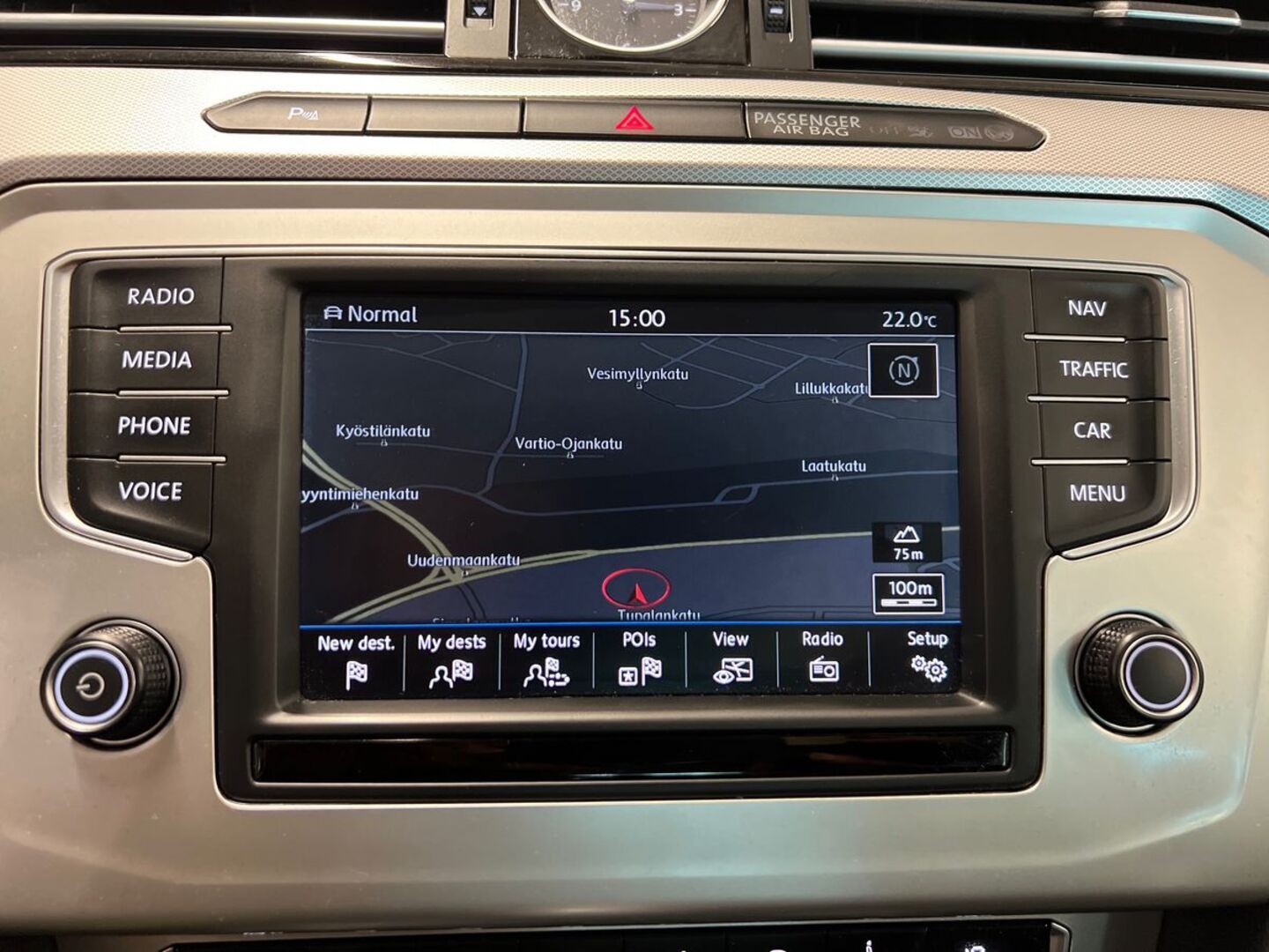 VOLKSWAGEN Passat 17