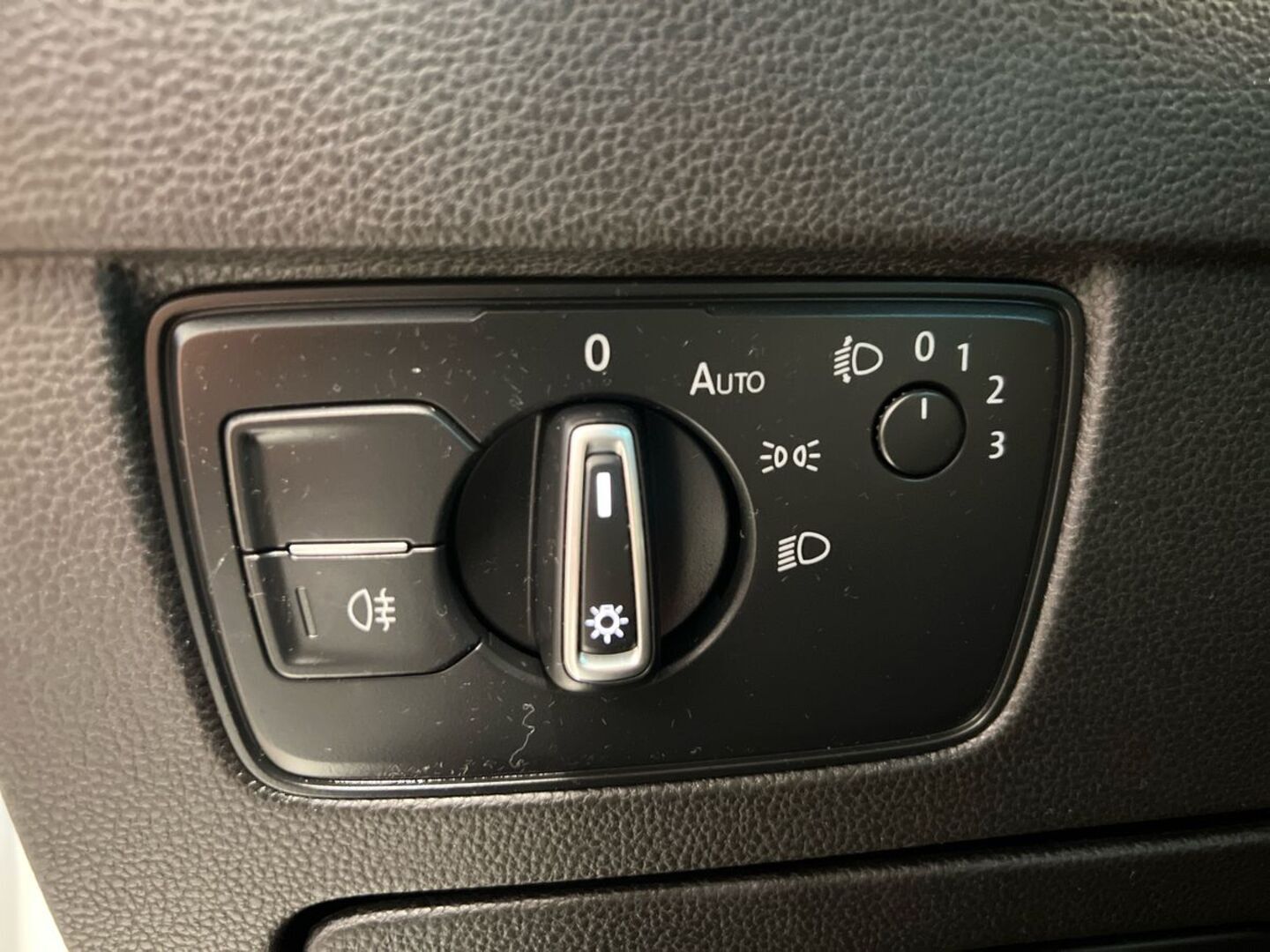 VOLKSWAGEN Passat 25