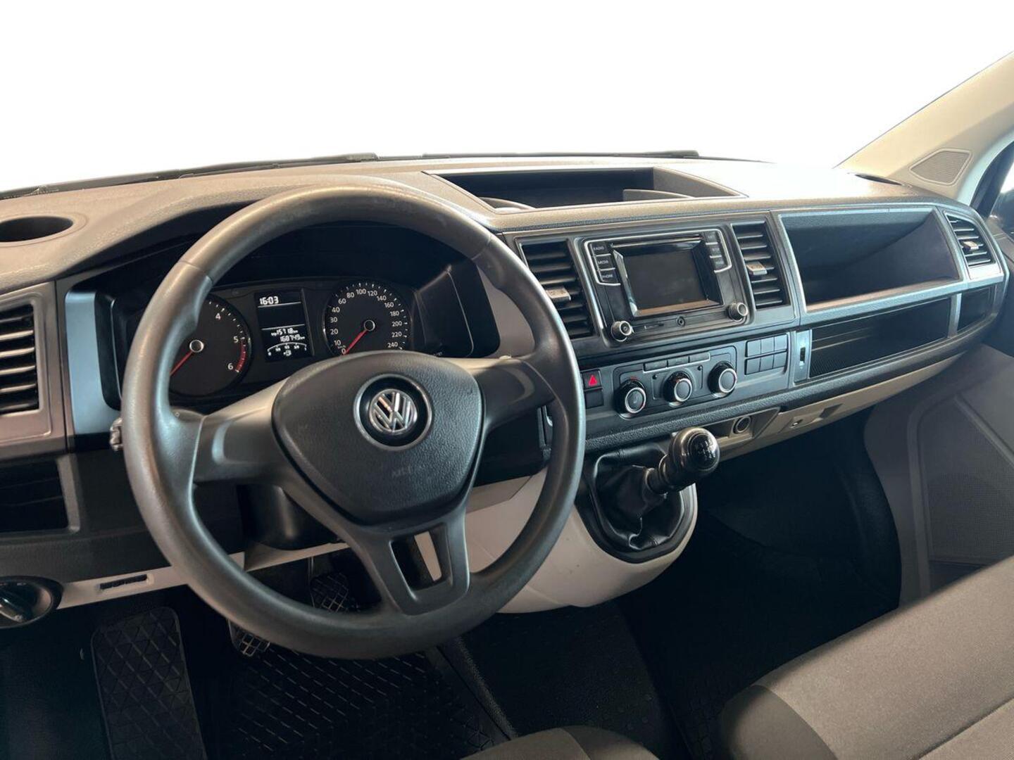 VOLKSWAGEN Transporter 2017