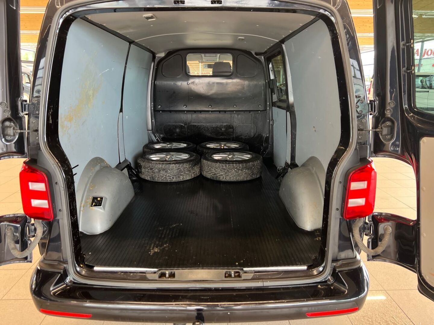 VOLKSWAGEN Transporter 2017