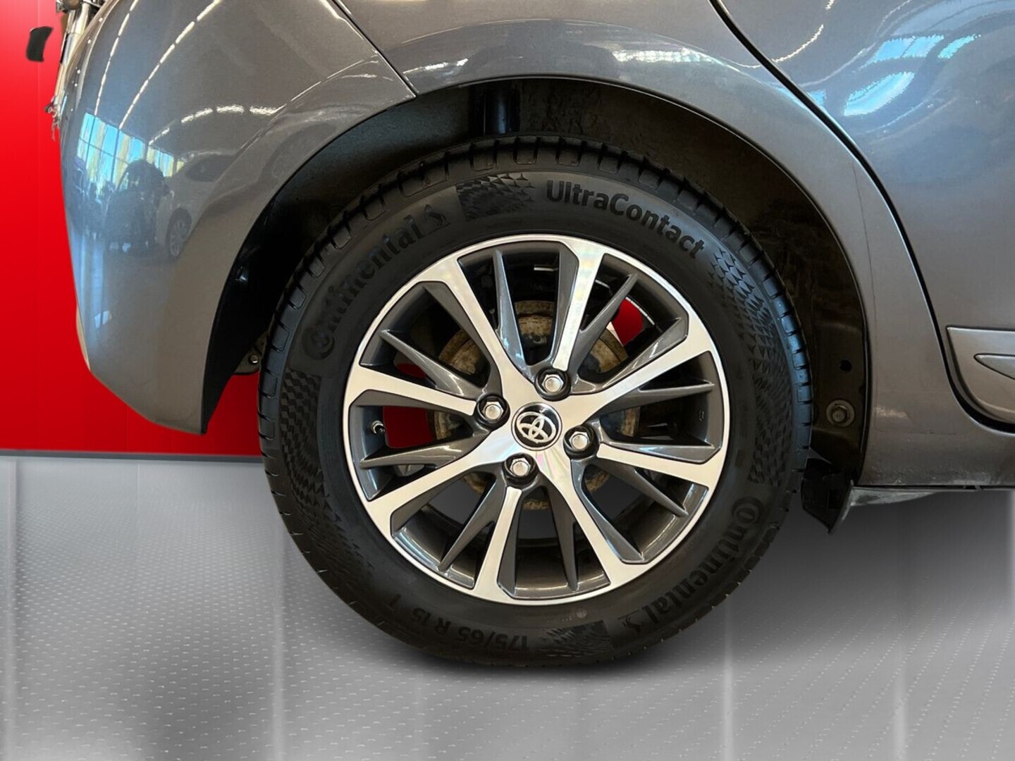TOYOTA Yaris 2019