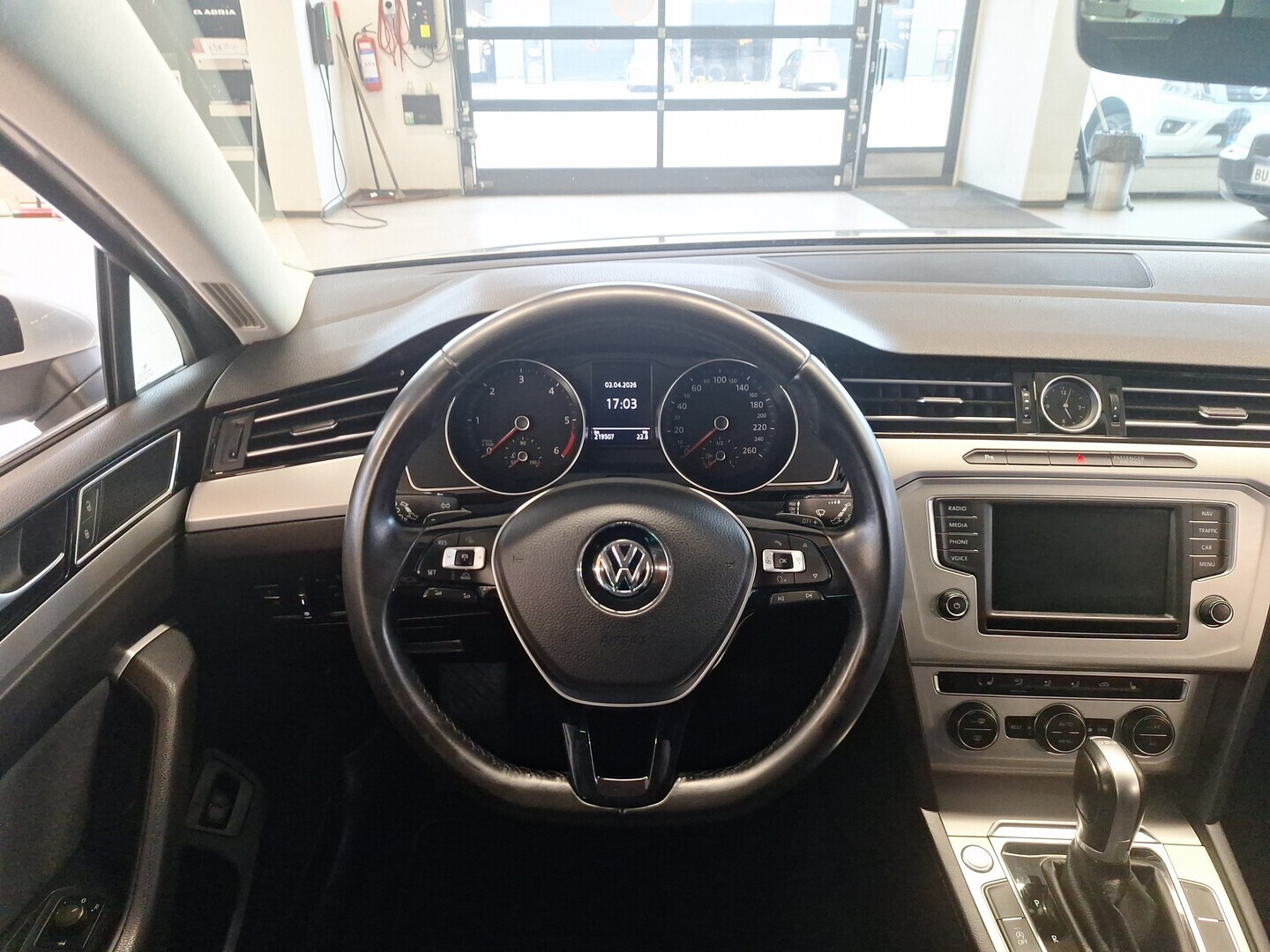 VOLKSWAGEN Passat 2016