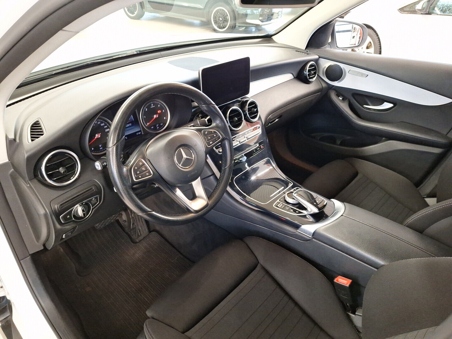 MERCEDES-BENZ GLC 2016