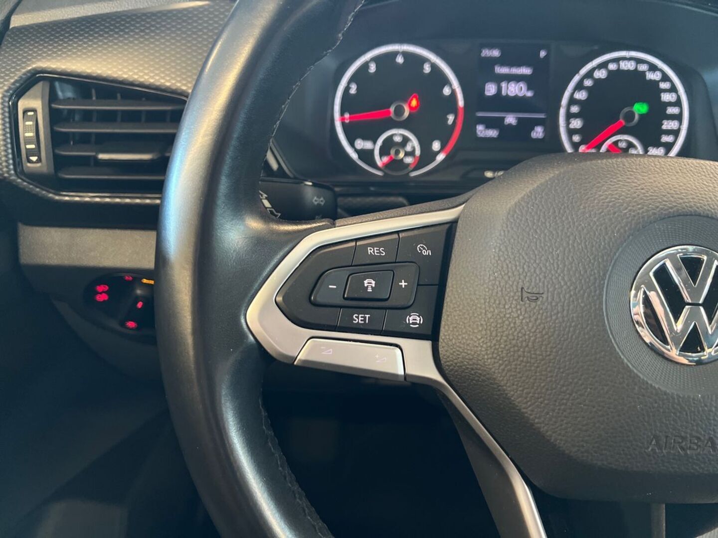 VOLKSWAGEN T-Cross 2020
