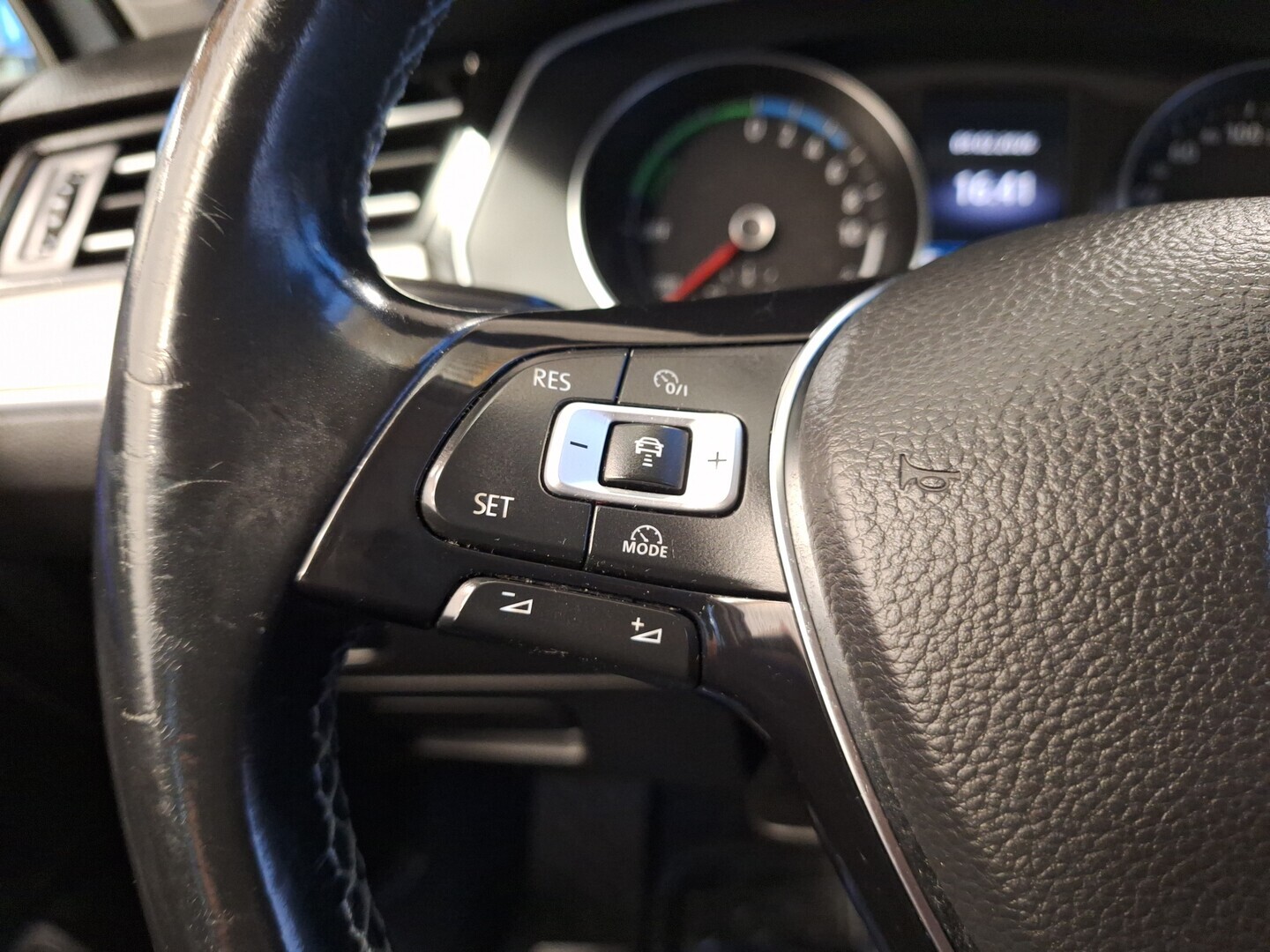 VOLKSWAGEN Passat 2016