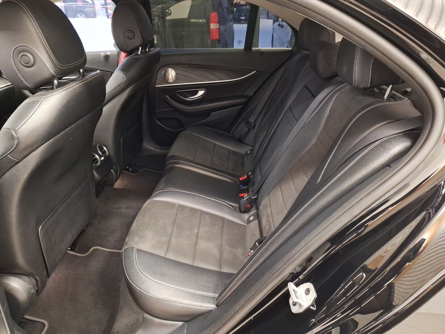 MERCEDES-BENZ E 2018