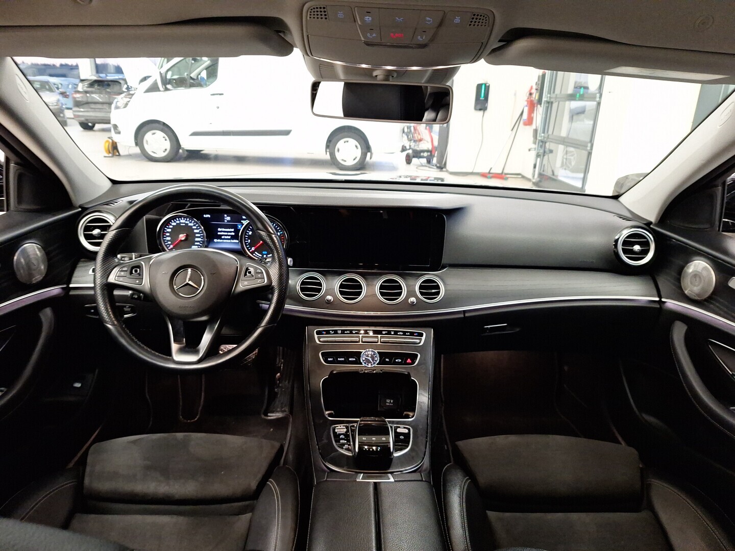 MERCEDES-BENZ E 2018