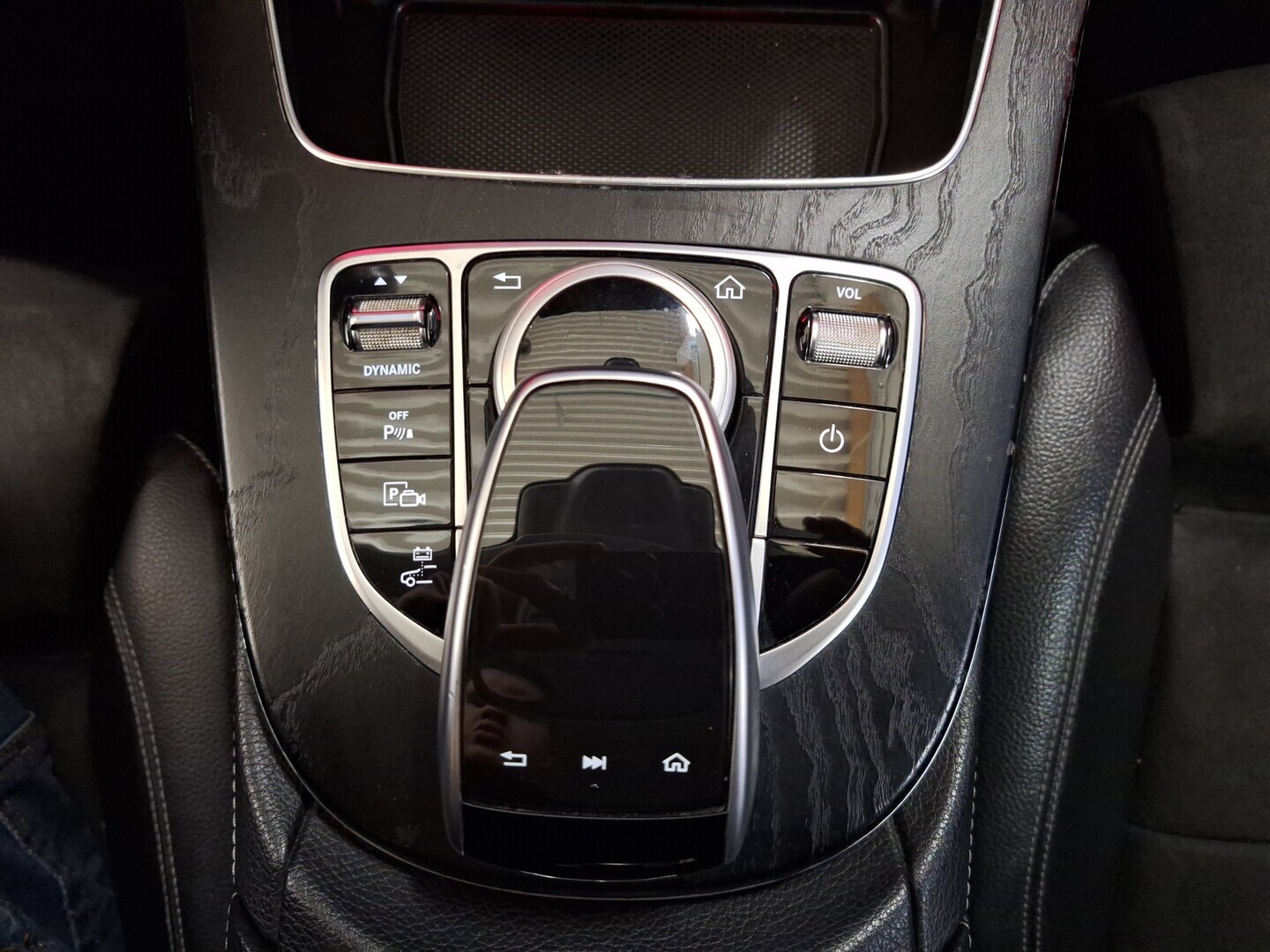 MERCEDES-BENZ E 2018