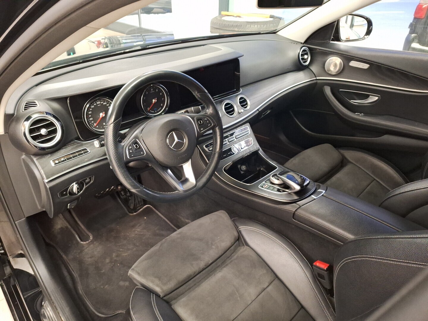 MERCEDES-BENZ E 2018