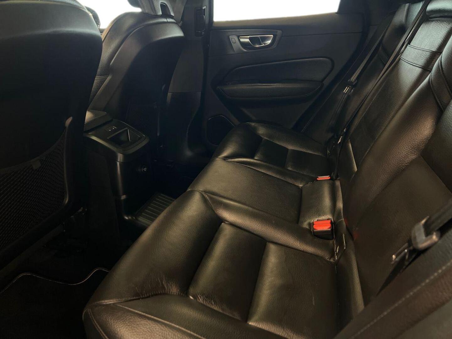VOLVO XC60 2019