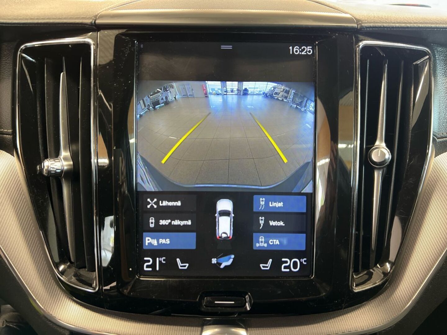 VOLVO XC60 2019