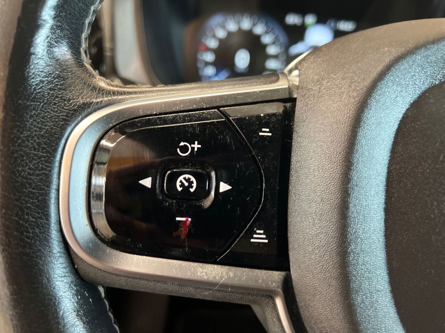 VOLVO XC60 2019