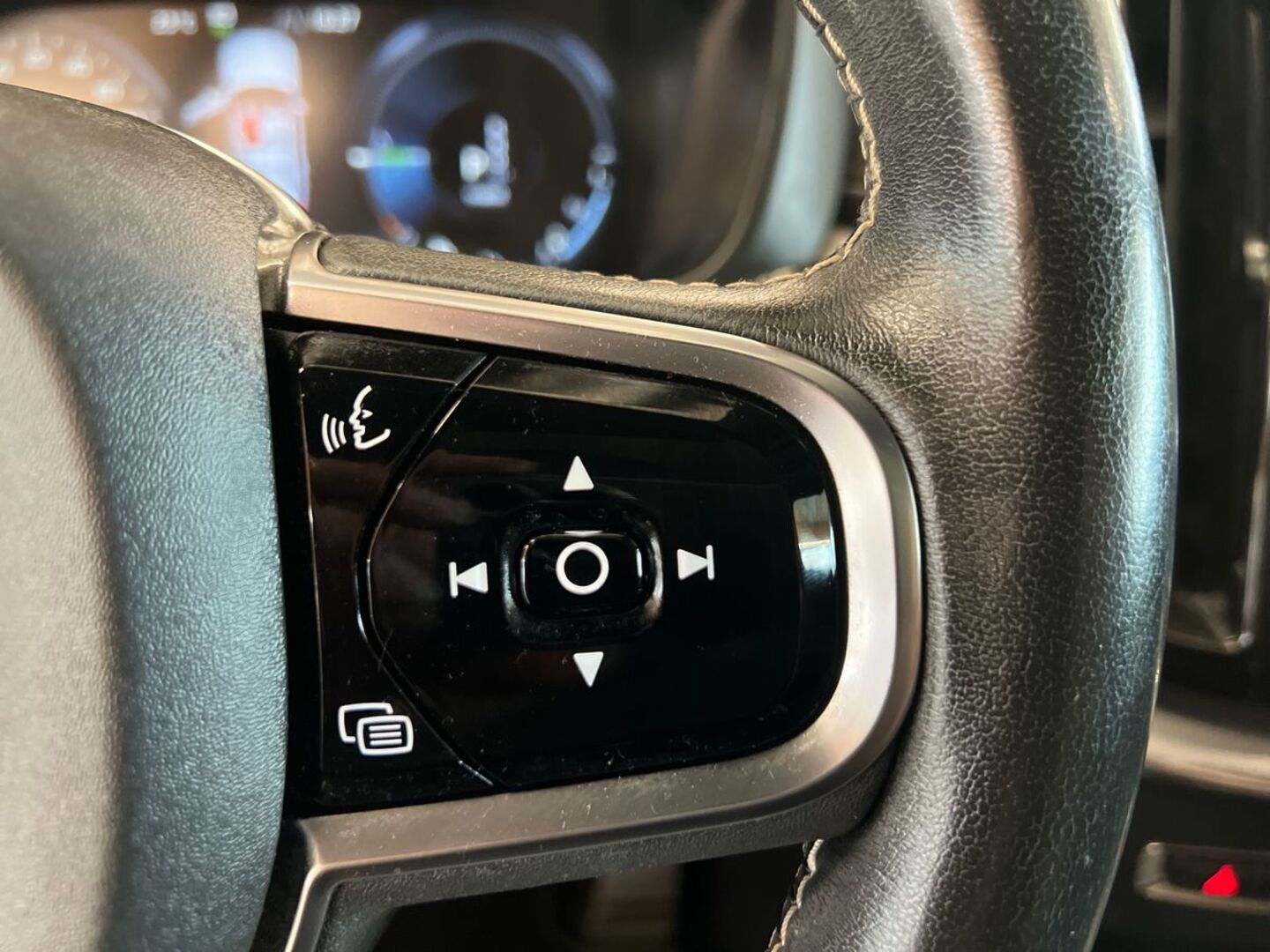 VOLVO XC60 2019