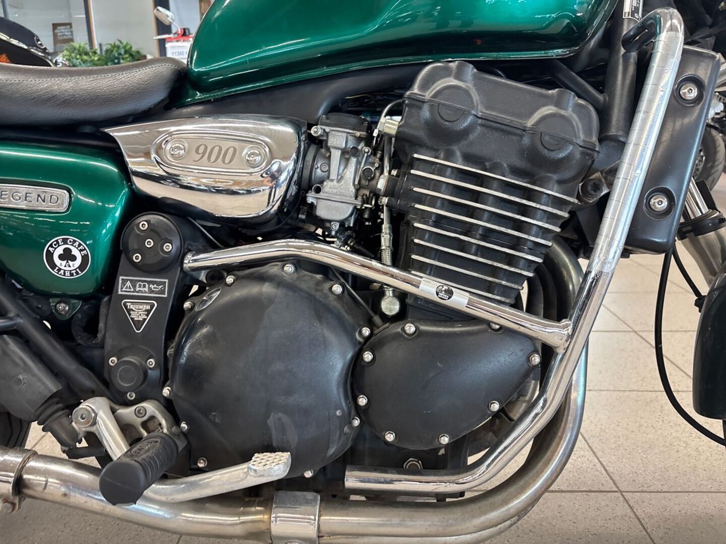 TRIUMPH LEGEND 1999