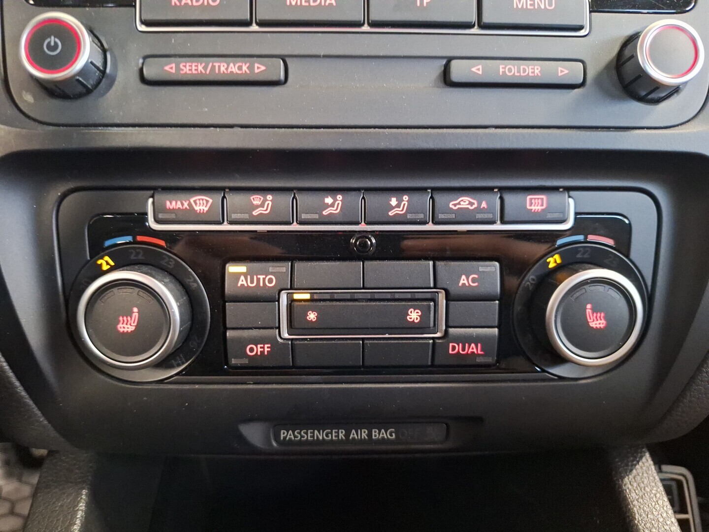 VOLKSWAGEN Jetta 2012