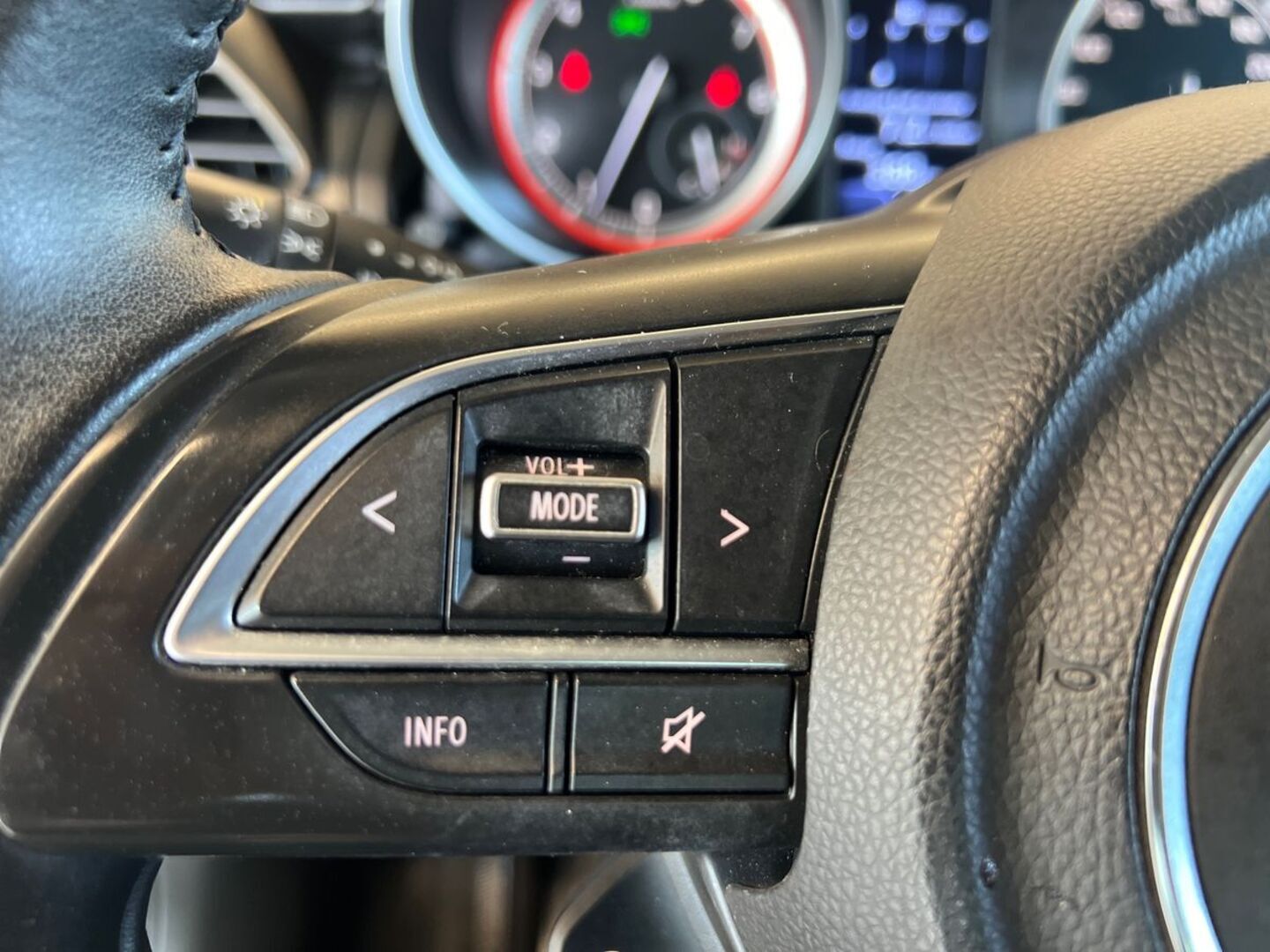 SUZUKI Swift 2019