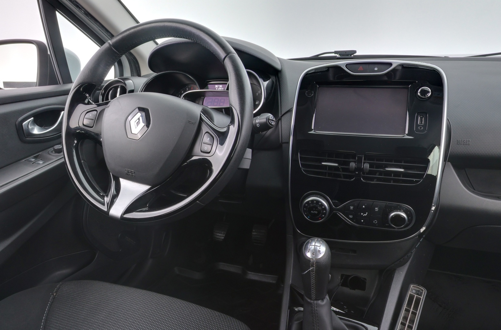 RENAULT Clio 2015