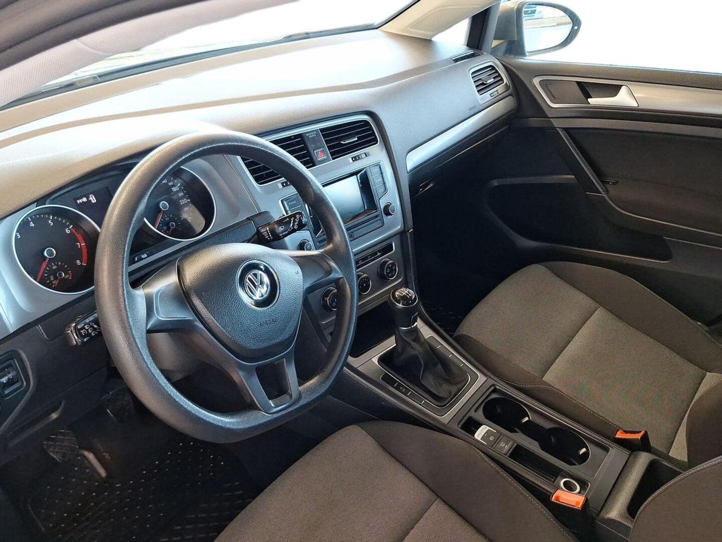 VOLKSWAGEN Golf 2015