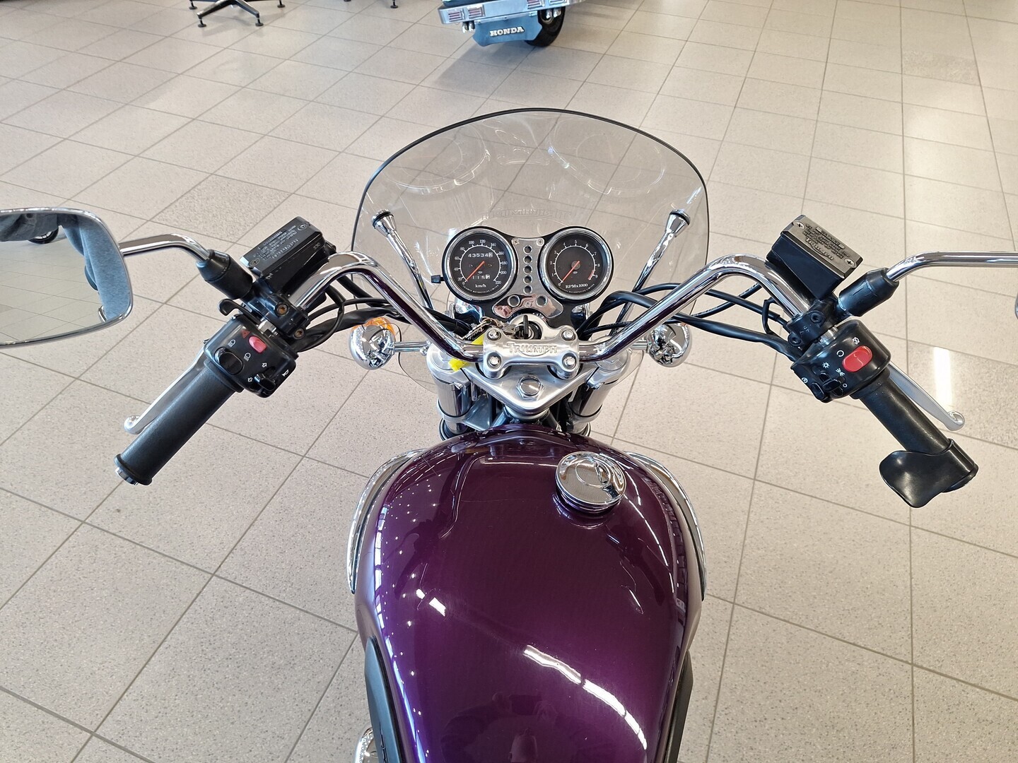 TRIUMPH Adventure 1998