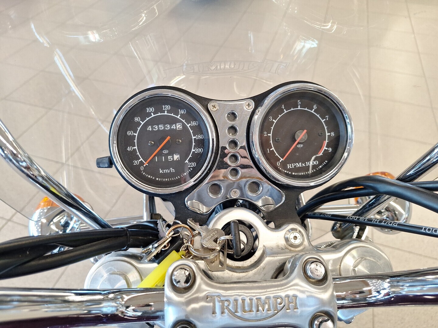 TRIUMPH Adventure 1998