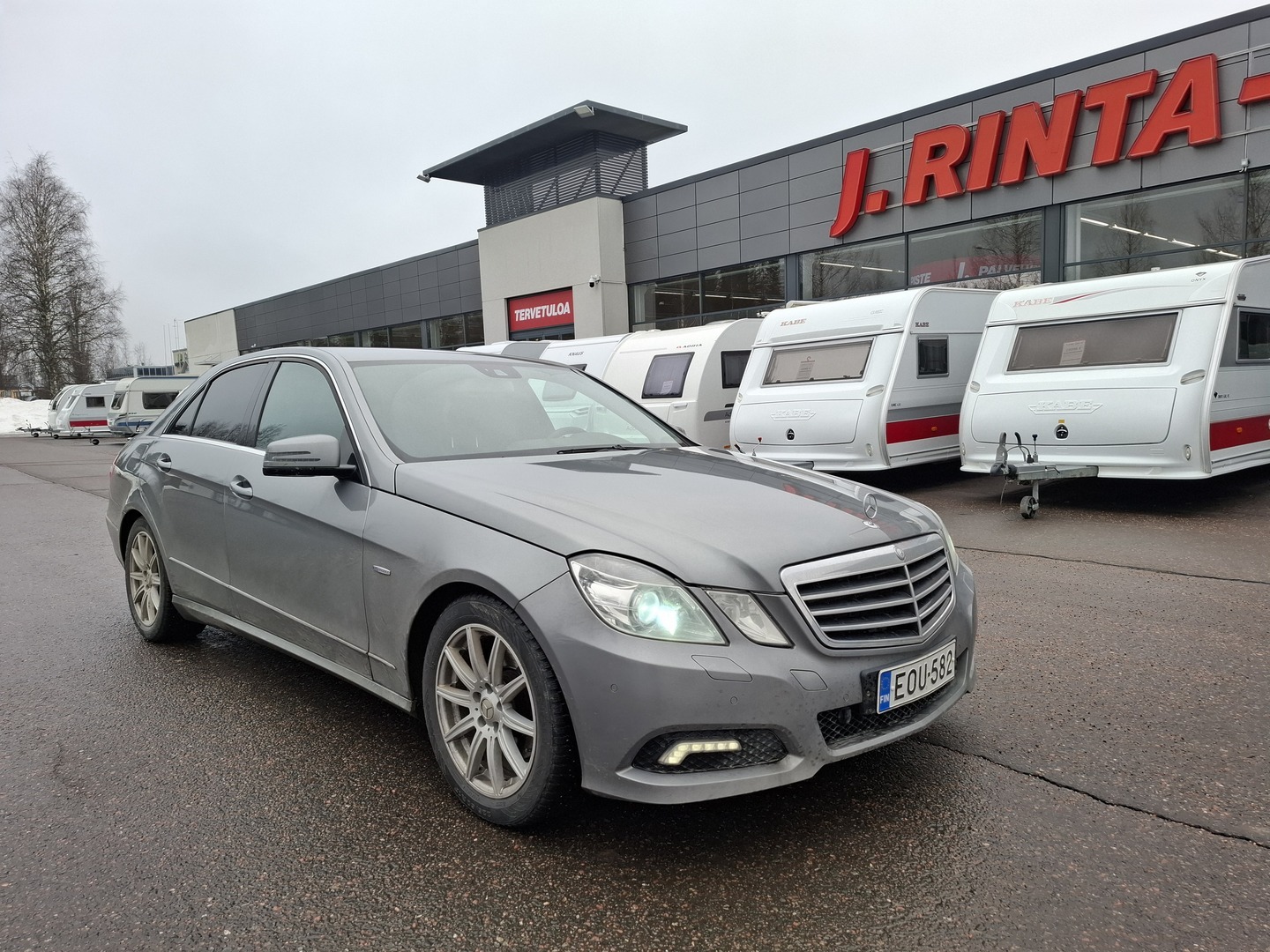 MERCEDES-BENZ E 2010