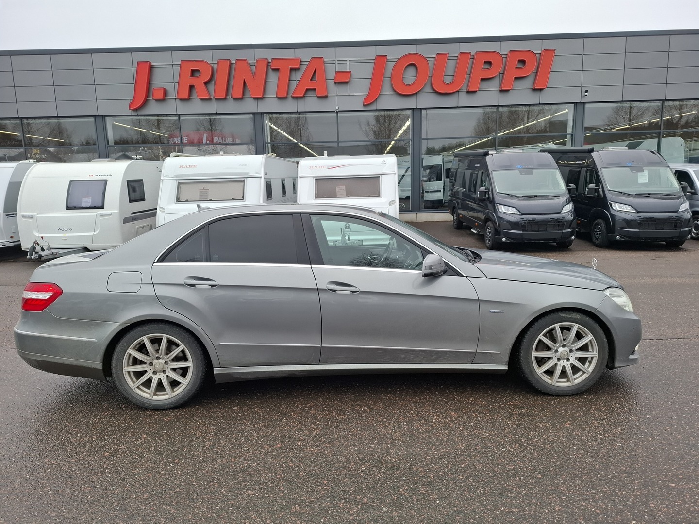 MERCEDES-BENZ E 2010