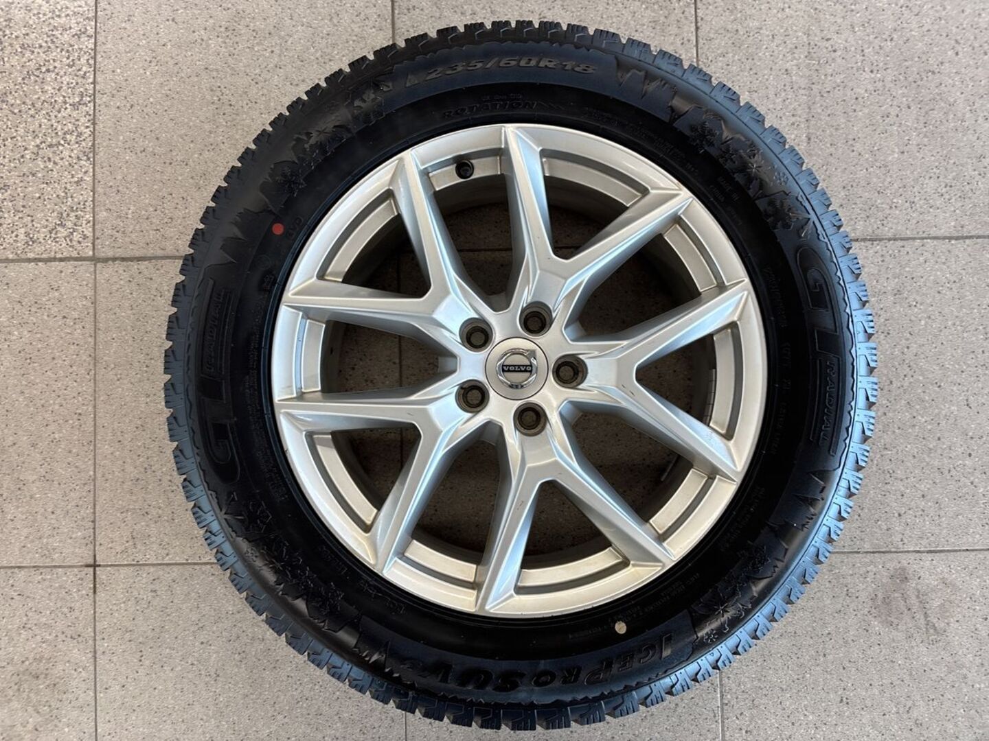 VOLVO XC60 2018