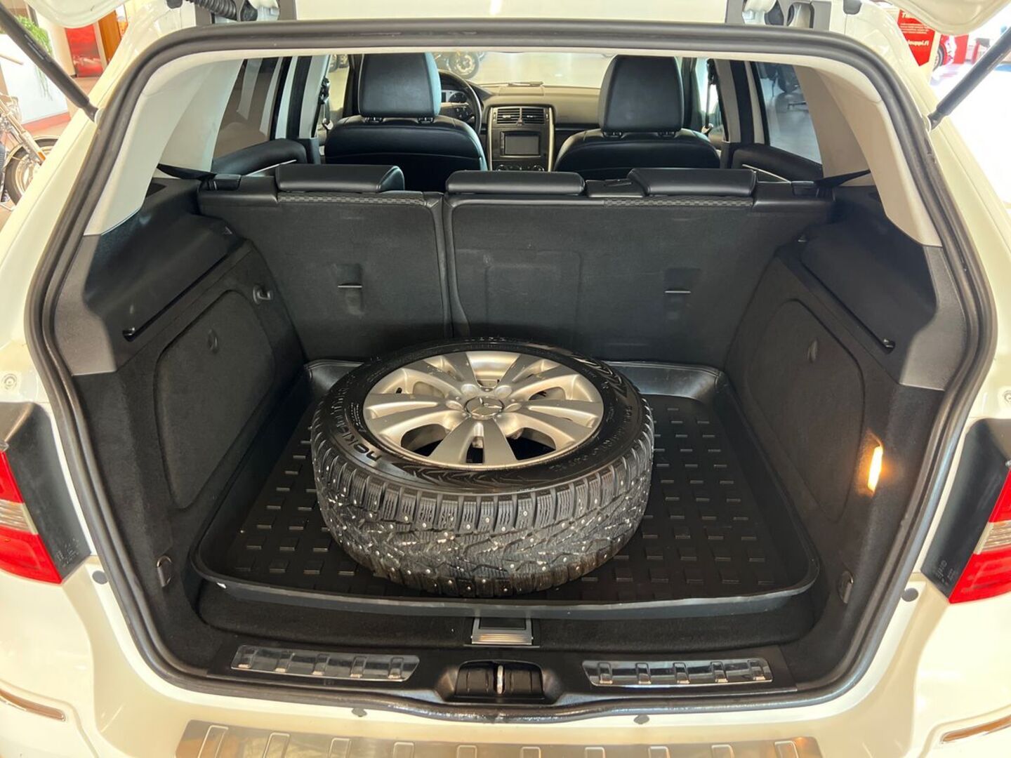 MERCEDES-BENZ B 2011