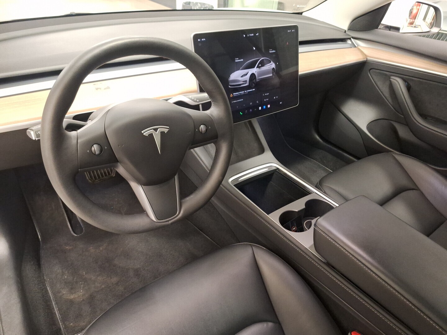 TESLA Model 3 2023