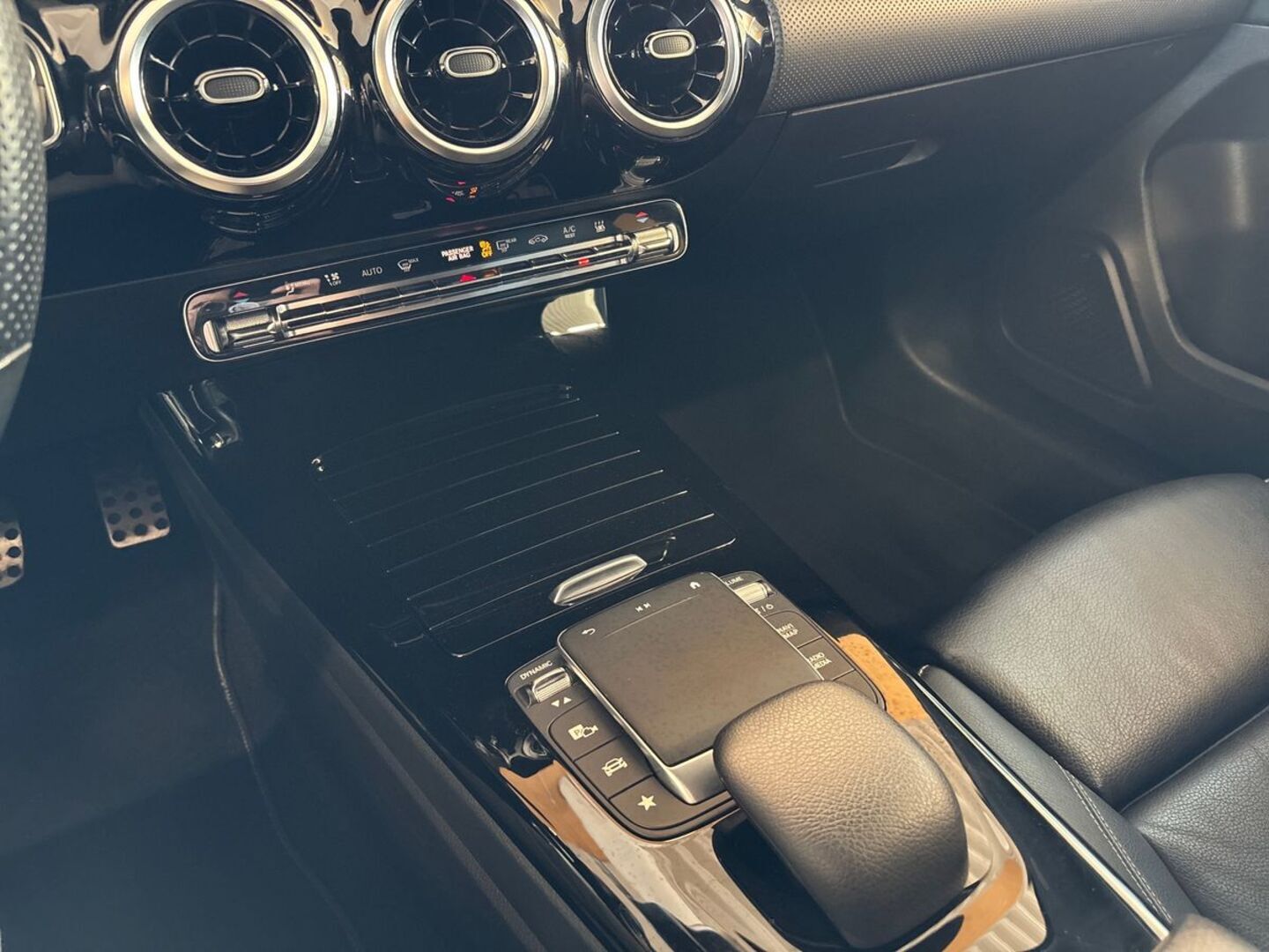 MERCEDES-BENZ A 2020
