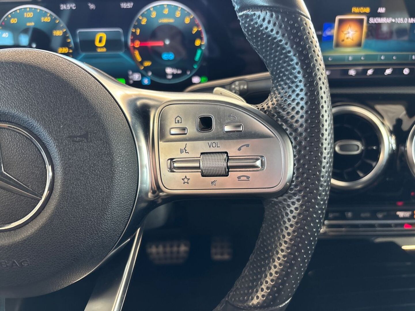 MERCEDES-BENZ A 2020