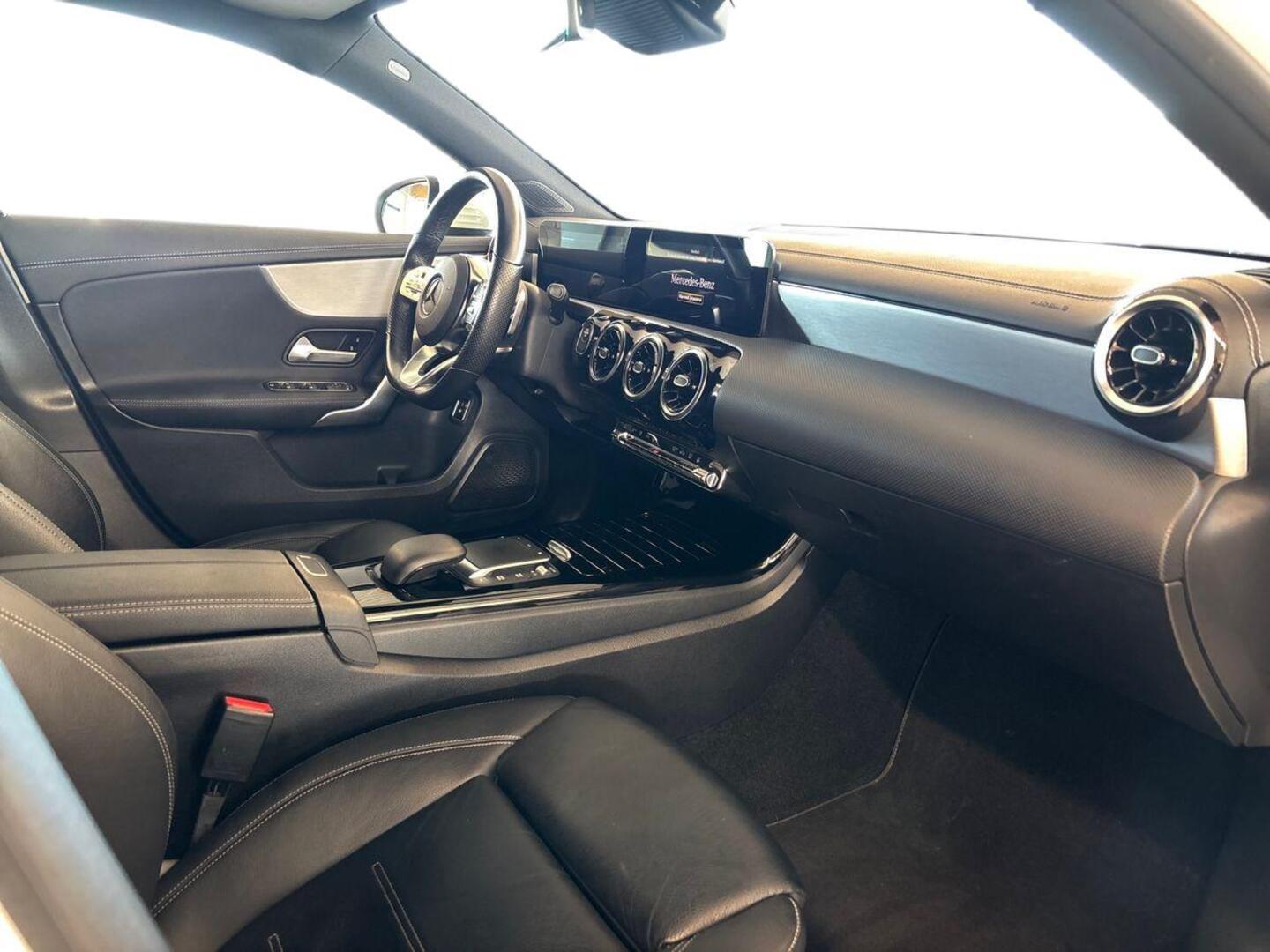 MERCEDES-BENZ A 2020