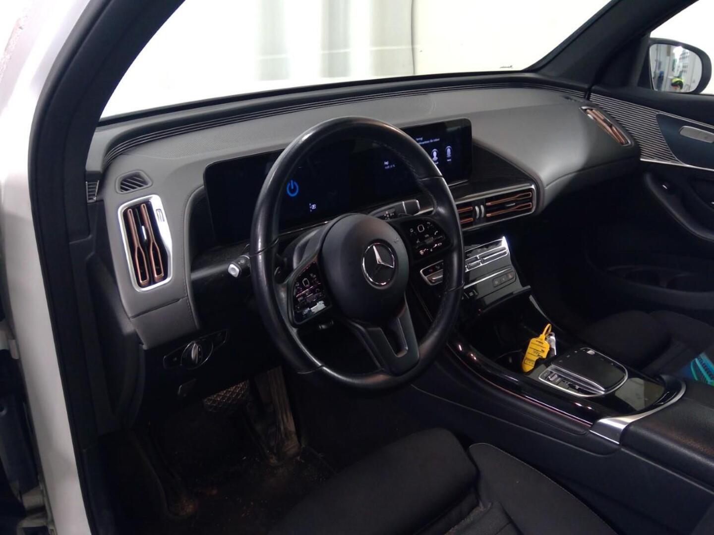 MERCEDES-BENZ EQC 2021