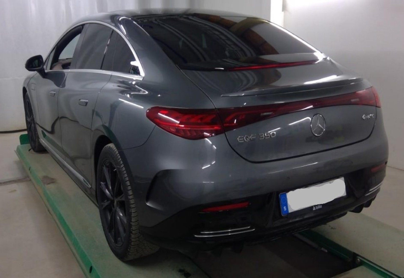 MERCEDES-BENZ EQE 2024