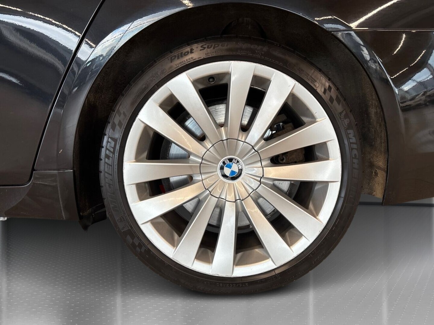 BMW 750 2009
