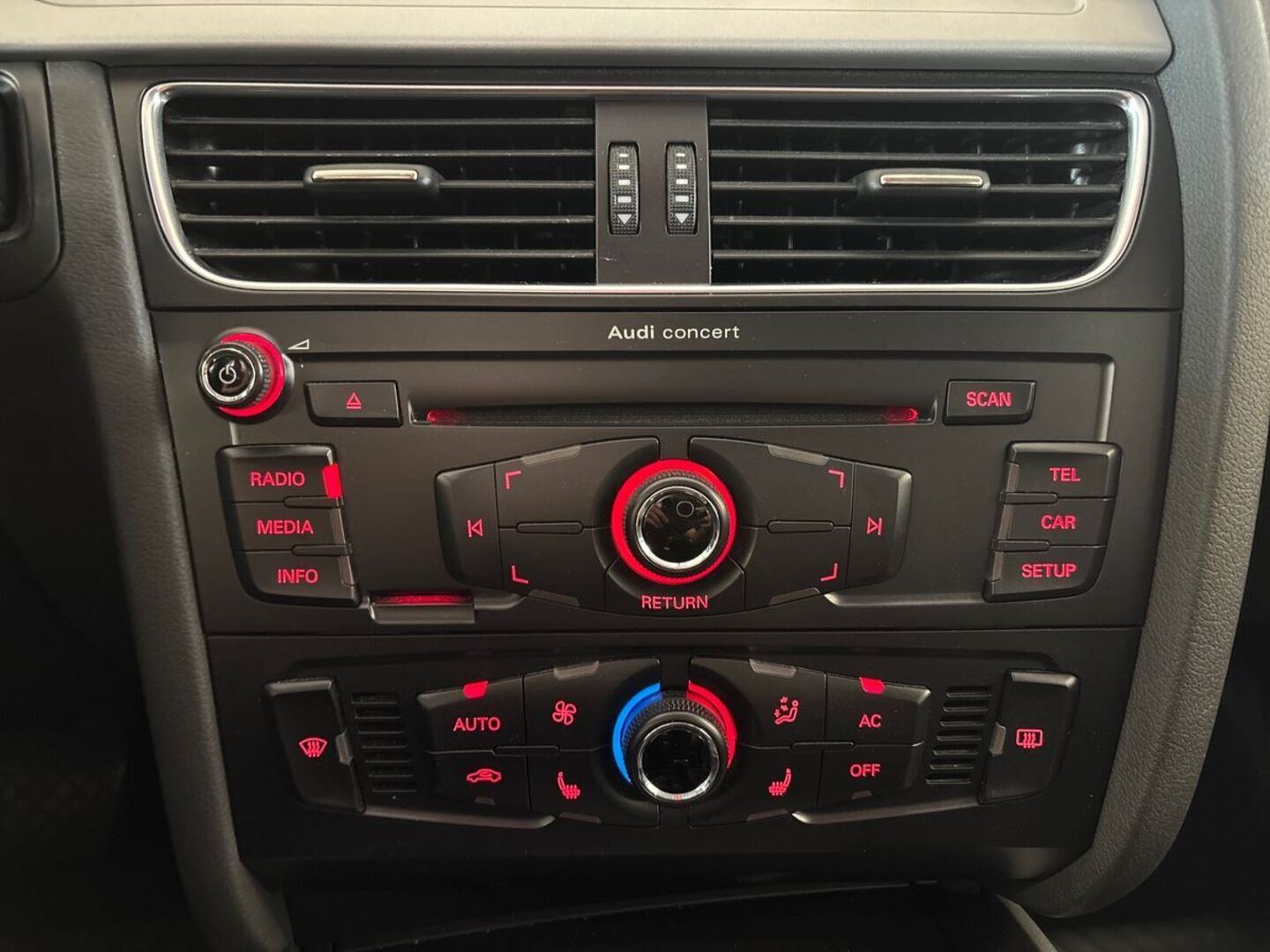 AUDI A4 2010