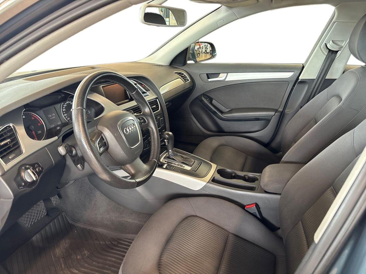 AUDI A4 2010