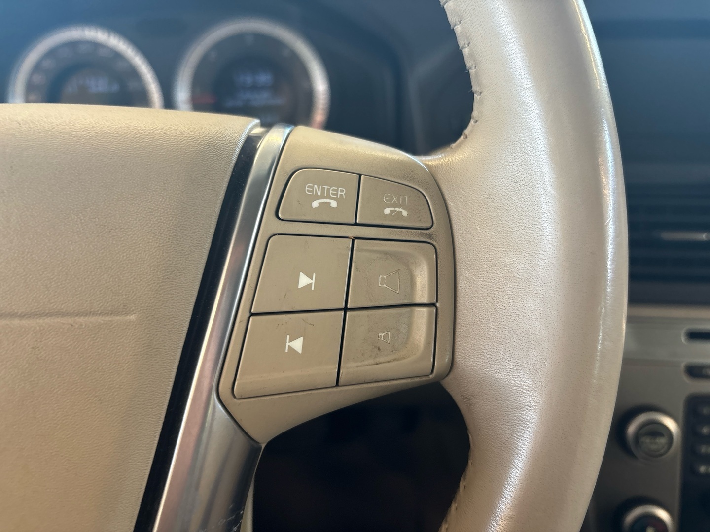 VOLVO XC60 2010