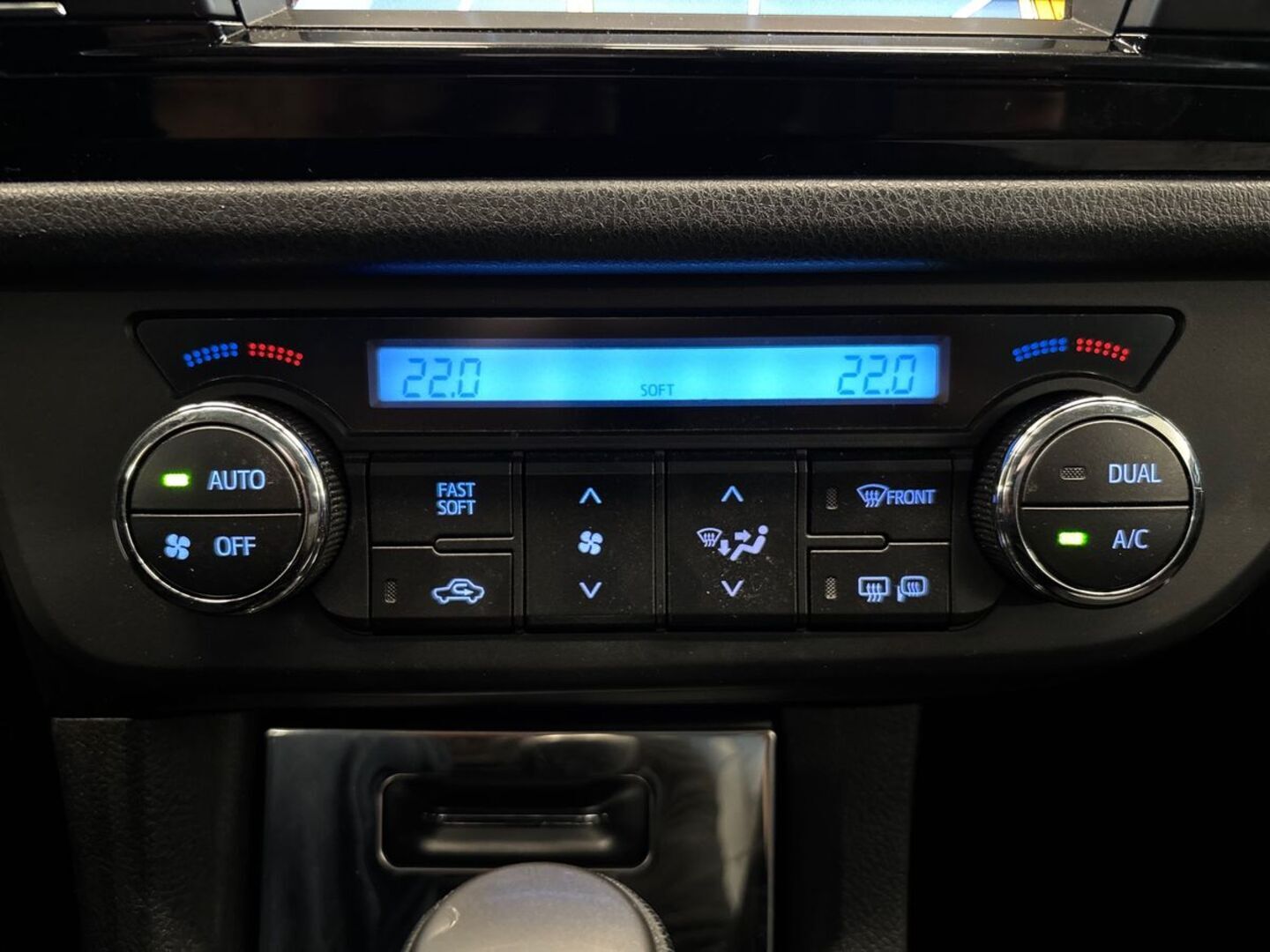TOYOTA Corolla 2014