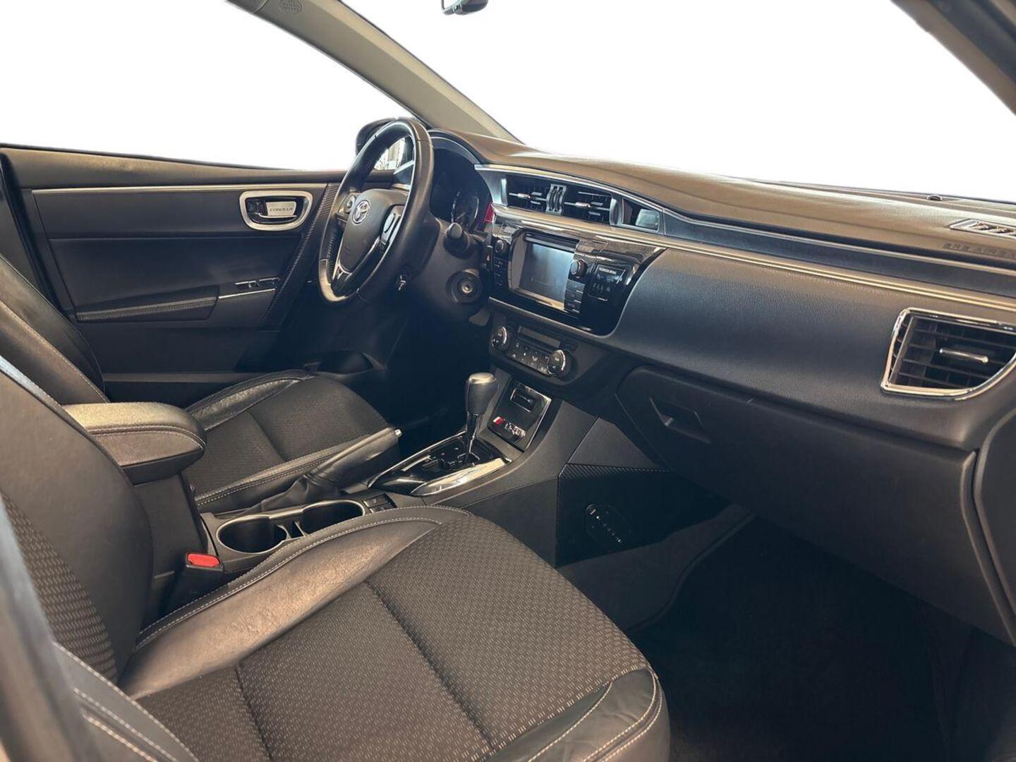 TOYOTA Corolla 2014