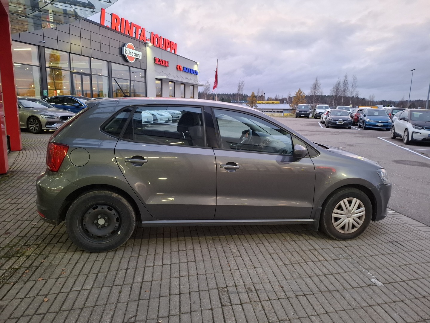 VOLKSWAGEN Polo 2015