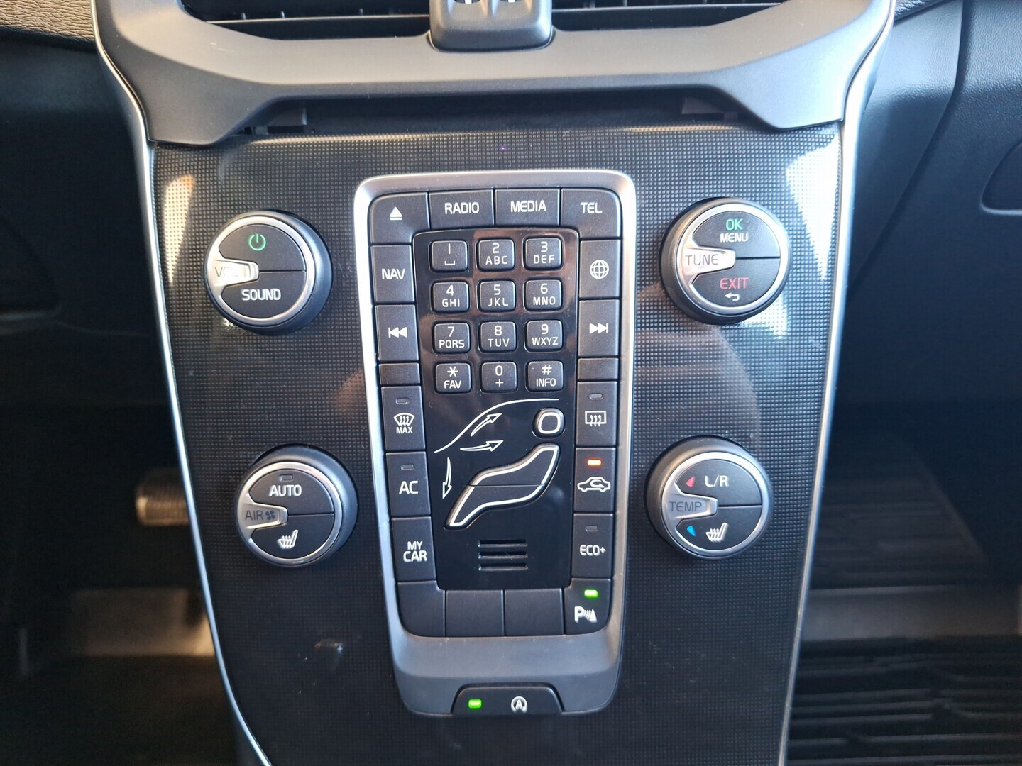 VOLVO V40 Cross Country 2018