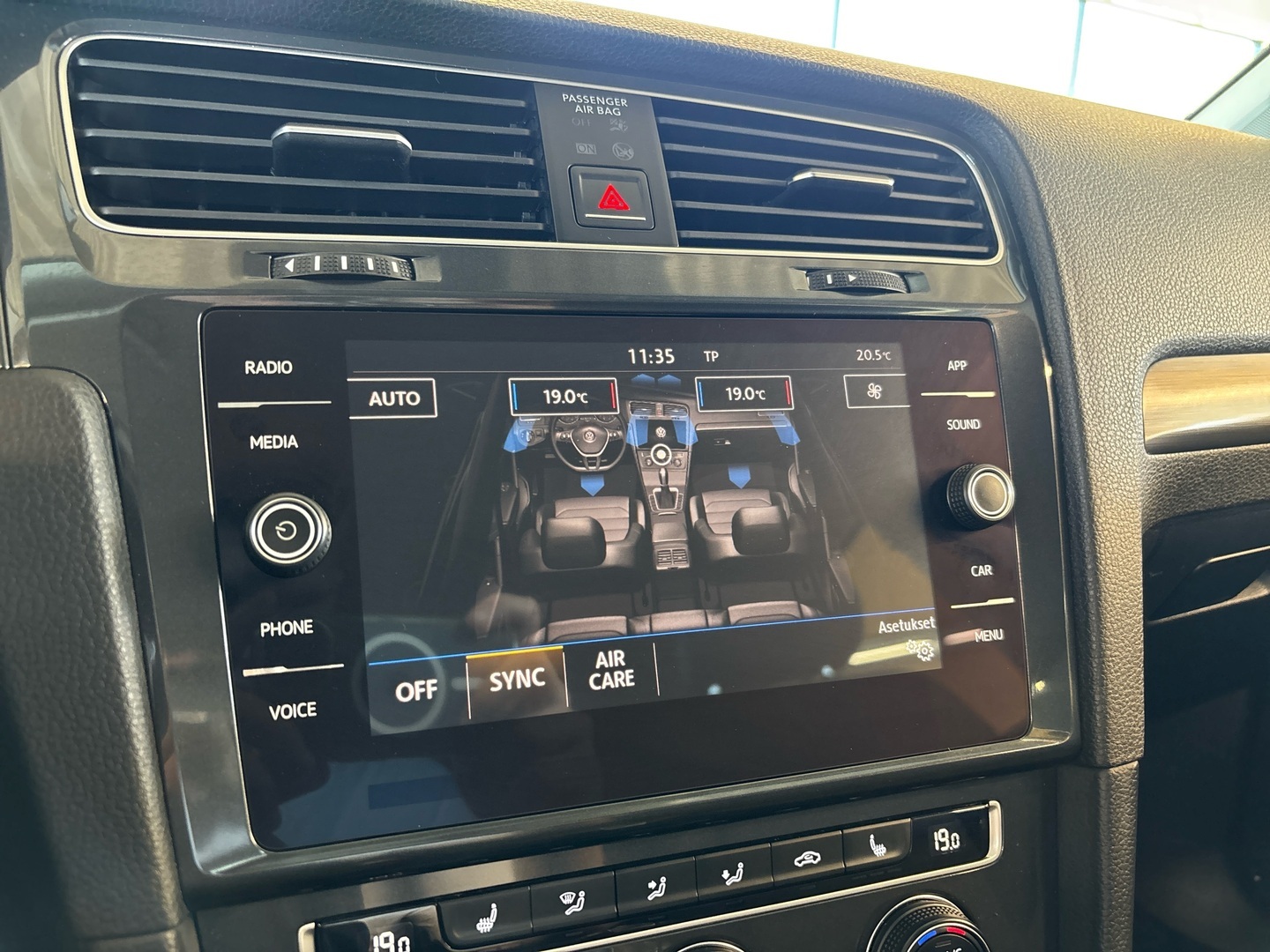 VOLKSWAGEN Golf 2018