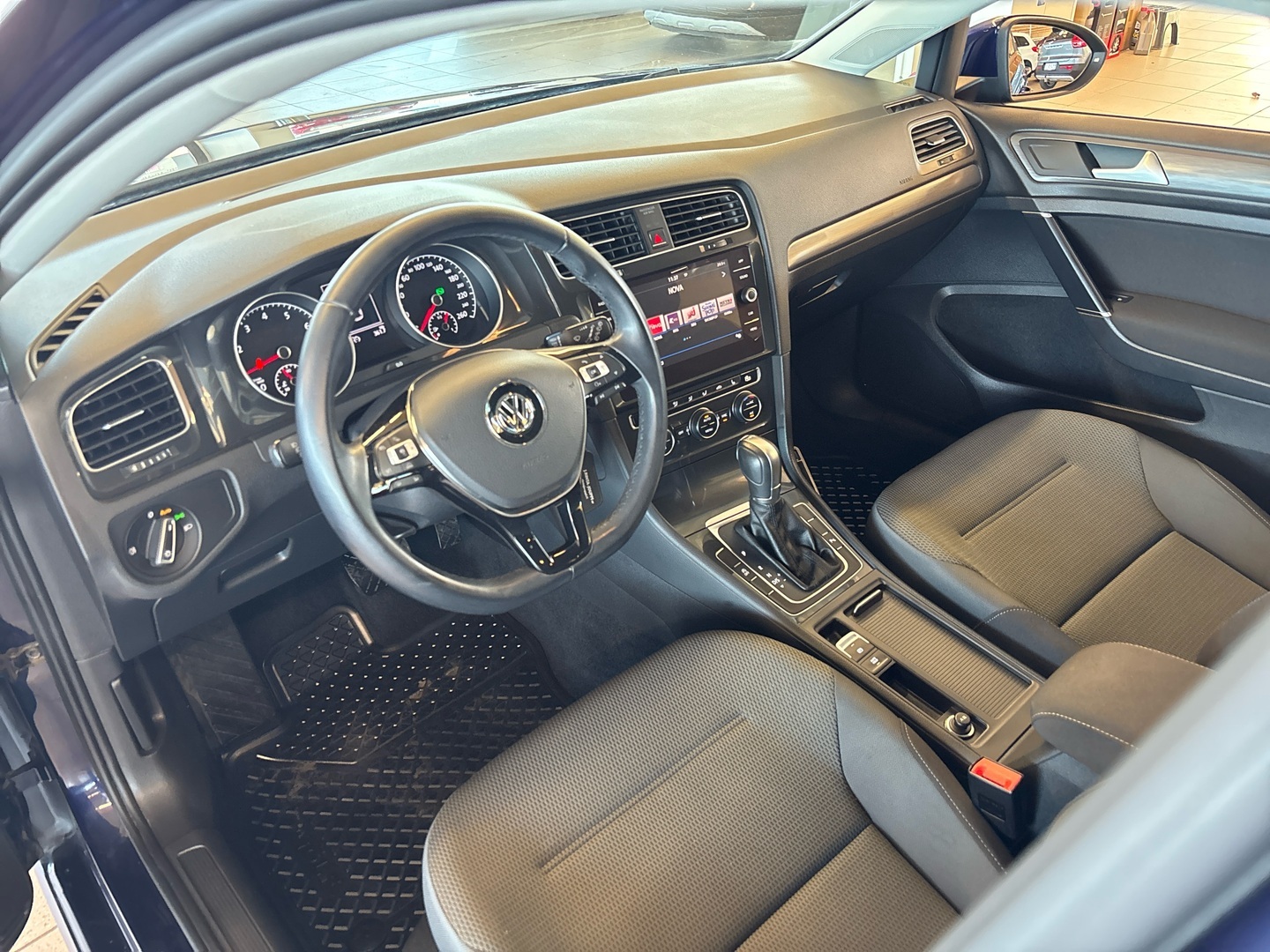 VOLKSWAGEN Golf 2018