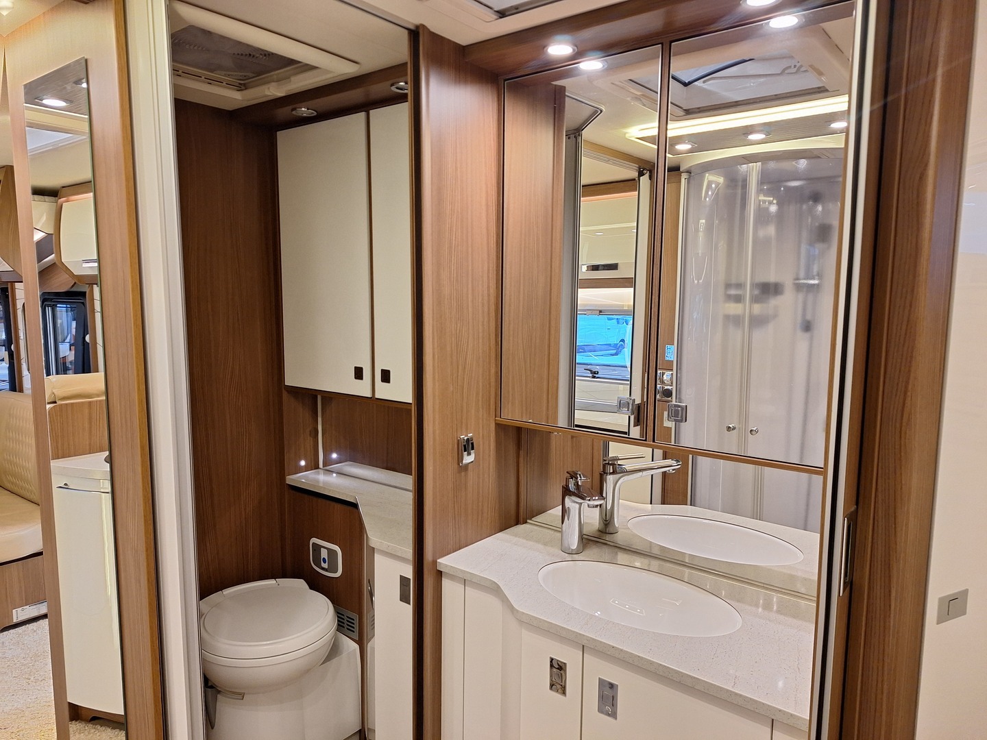 BÜRSTNER Elegance I 920 2018