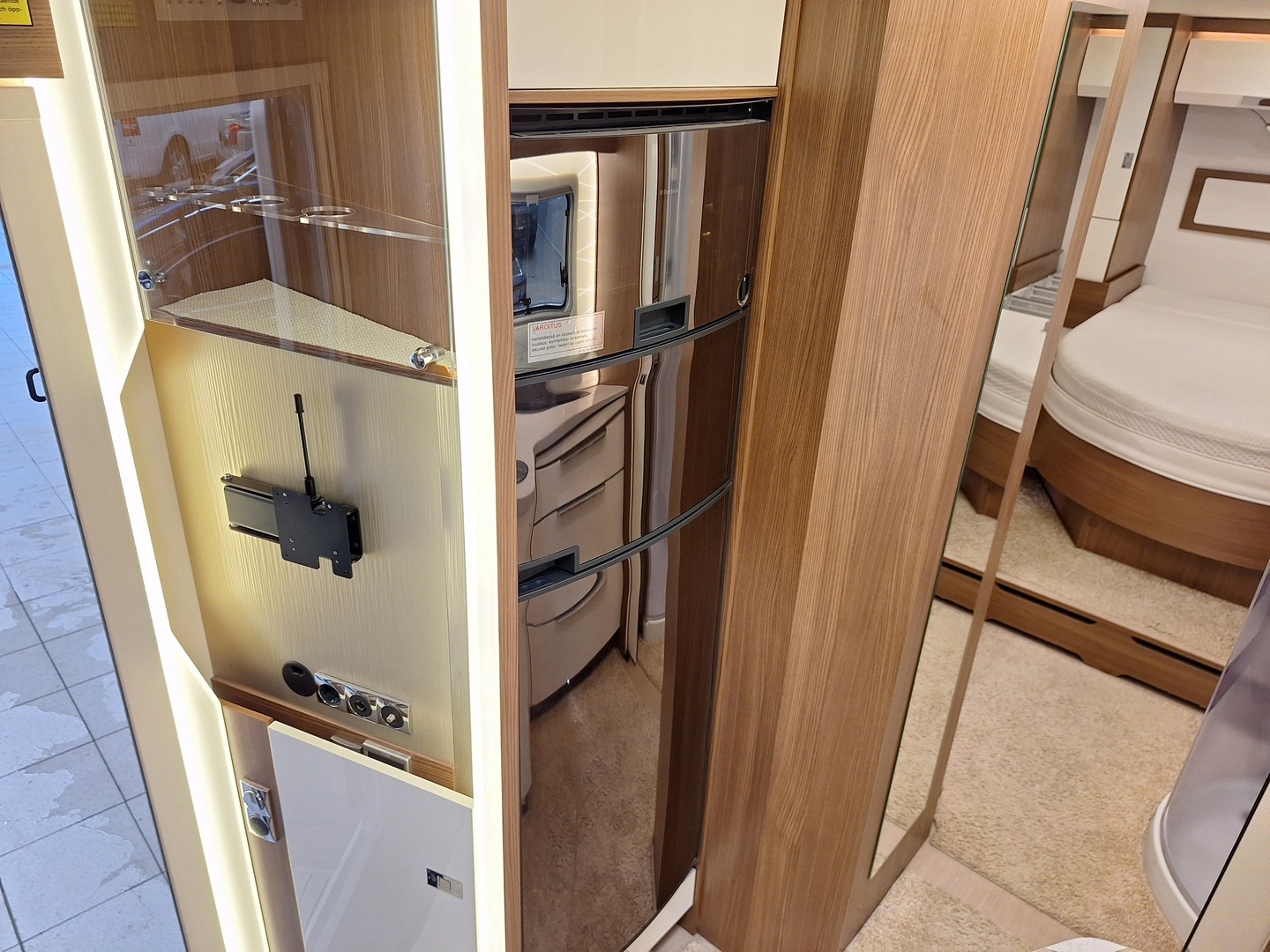 BÜRSTNER Elegance I 920 2018