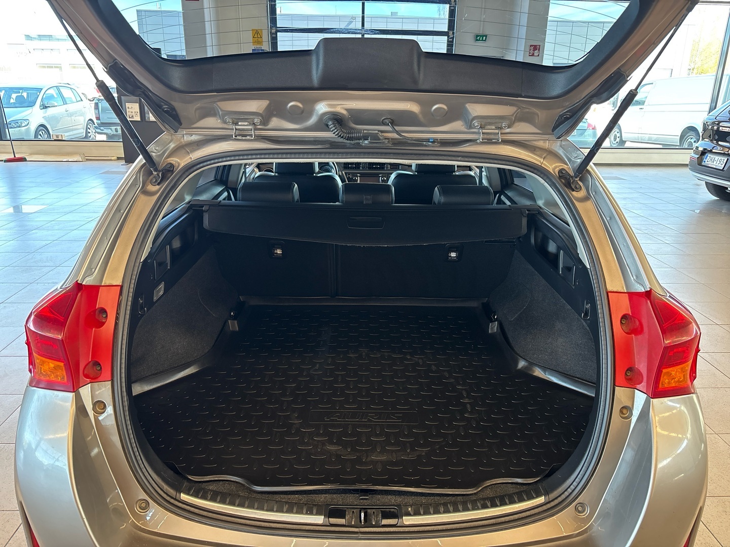 TOYOTA Auris 2014